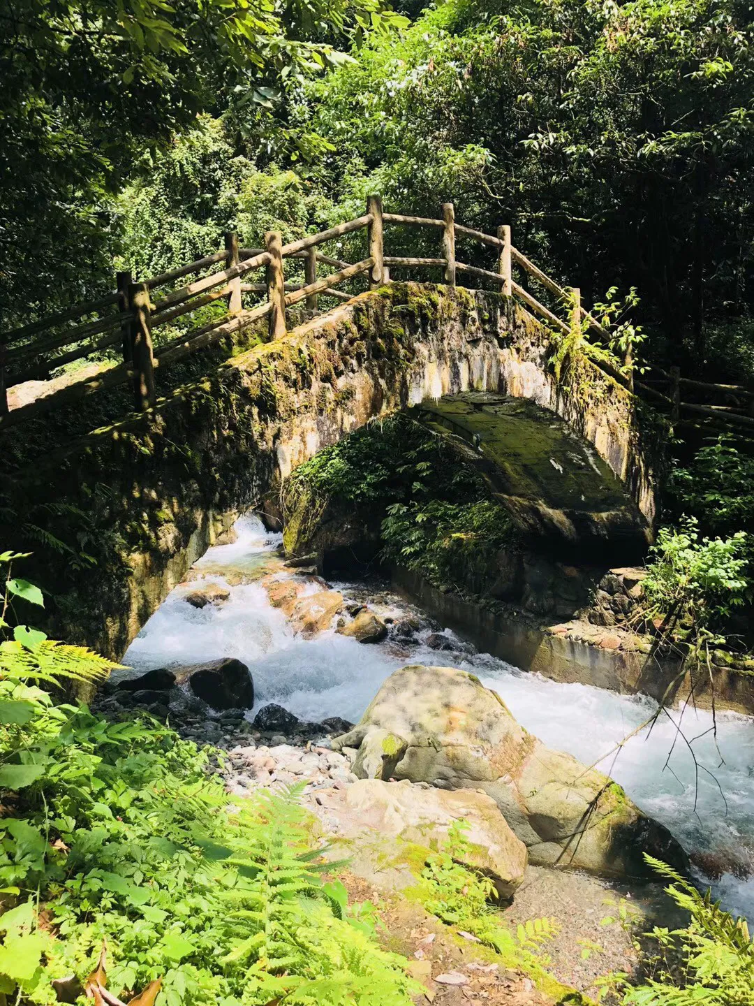 如何看待同事，上司下属之间微信屏蔽朋友圈？游戏画面